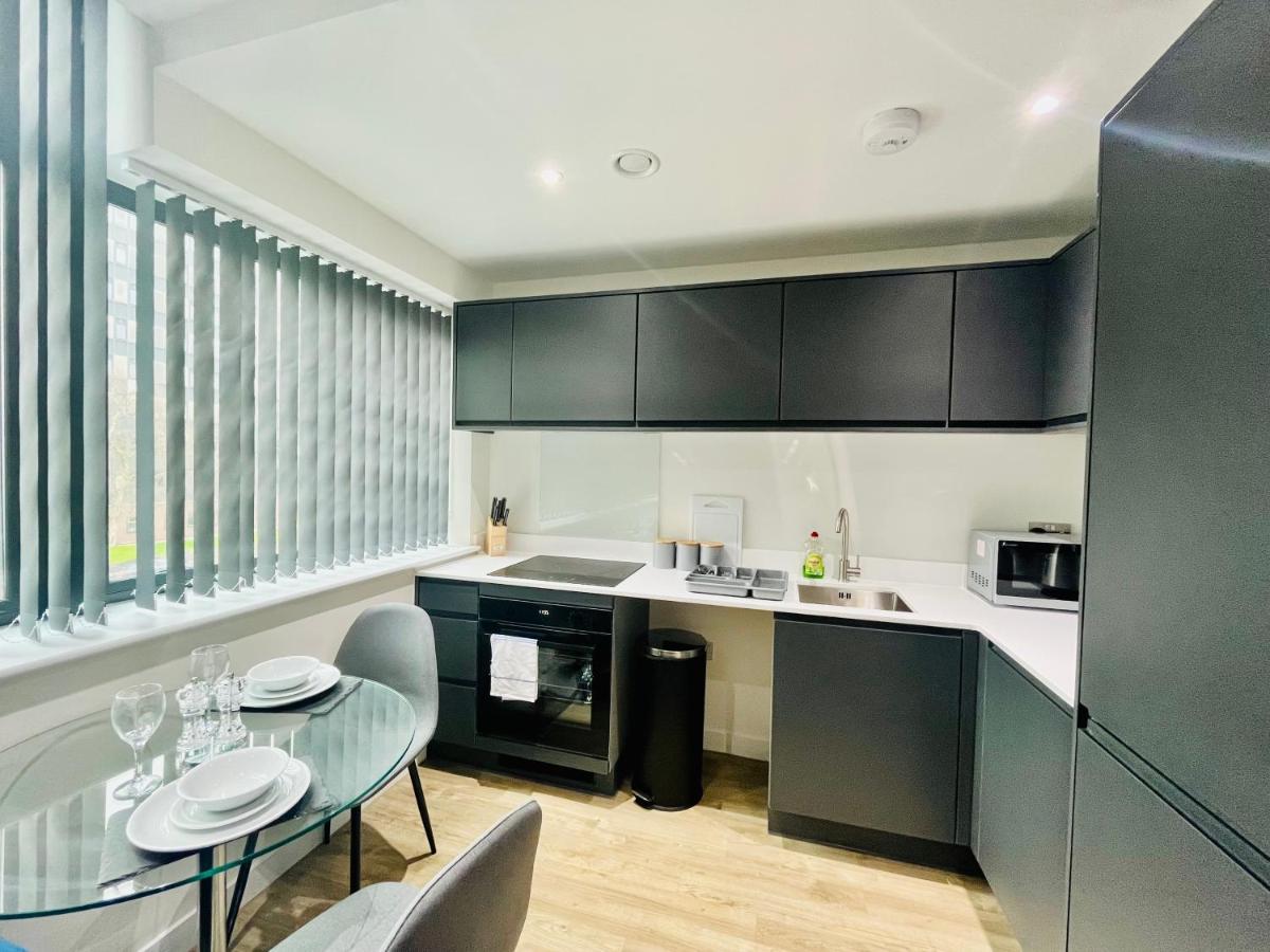 Lovely Studio Apartment With Free Parking Included! Manchester Exterior photo